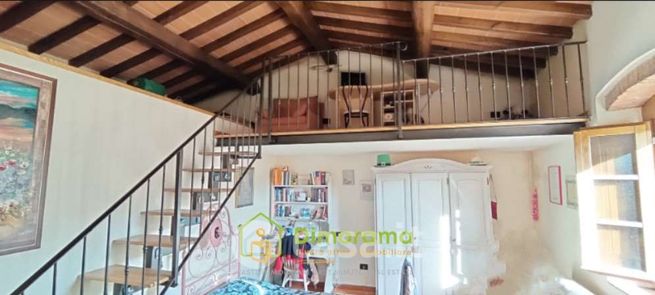 Casa indipendente in residenziale in 