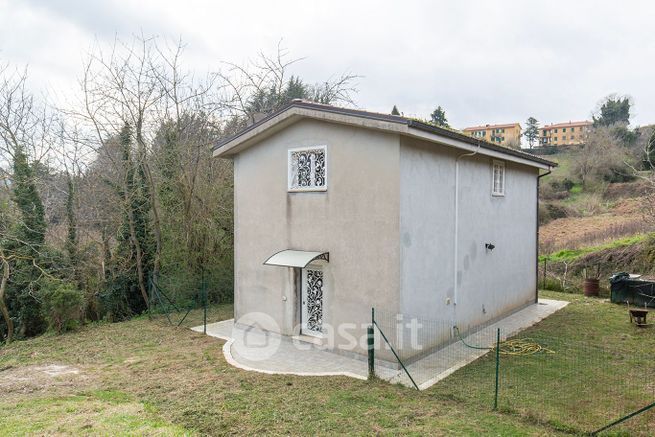 Casa indipendente in residenziale in Via Fontana Maggiore 126