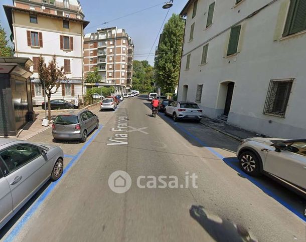 Capannone in commerciale in Via Francesco Cassoli 14