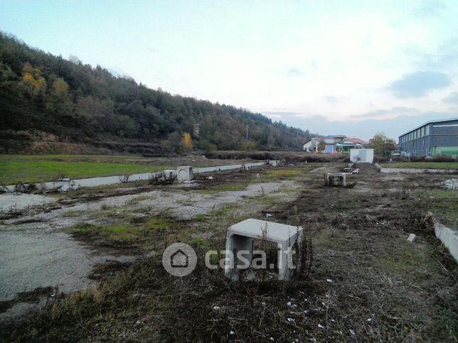 Terreno agricolo in commerciale in Via Radici Nord