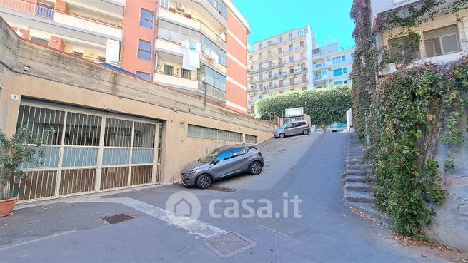 Capannone in commerciale in Largo Bordighera 35
