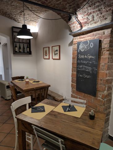 Attivitã /licenza (con o senza mura) in commerciale in 