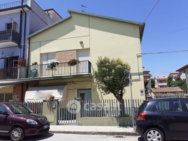 Appartamento in residenziale in Via Teano 6