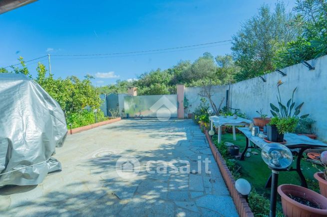 Casa bi/trifamiliare in residenziale in Via delle Attinie 23