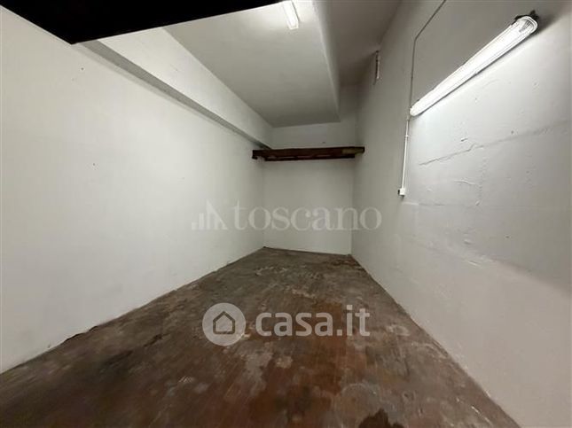 Box/posto auto in residenziale in Via Dante de Blasi