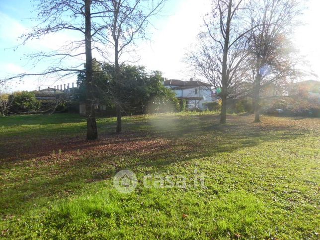 Terreno edificabile in residenziale in Via Trento Trieste 34