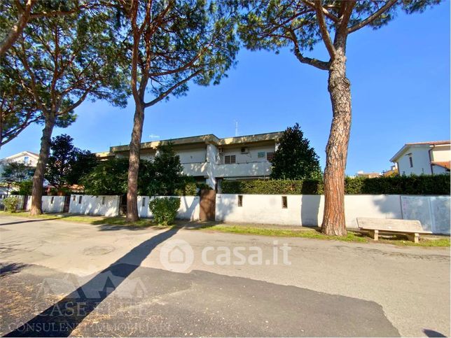 Appartamento in residenziale in Viale Enea 26