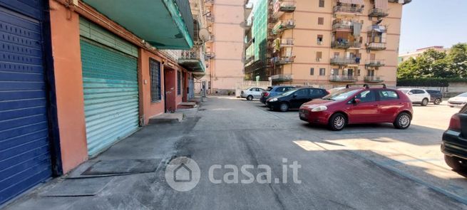 Box/posto auto in residenziale in Via Scalea 19