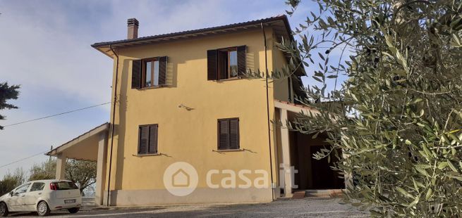 Casa indipendente in residenziale in castelli del chiascio