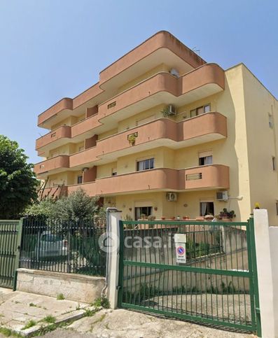 Box/posto auto in residenziale in Via Ettore D'Amore