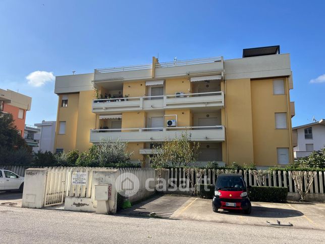 Appartamento in residenziale in Via Rodi 7