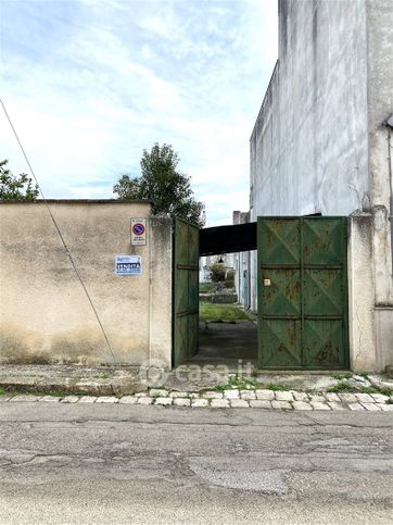 Terreno edificabile in residenziale in Via Aradeo