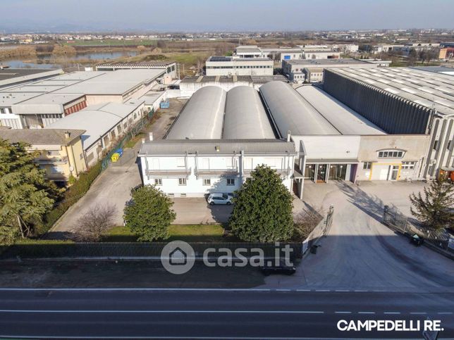 Capannone in commerciale in Viale Archimede