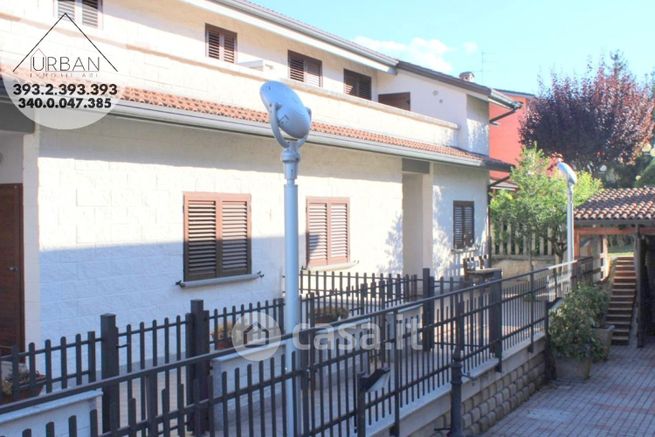 Ufficio in commerciale in Via Cappadocia