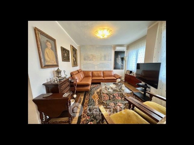 Villa in residenziale in 