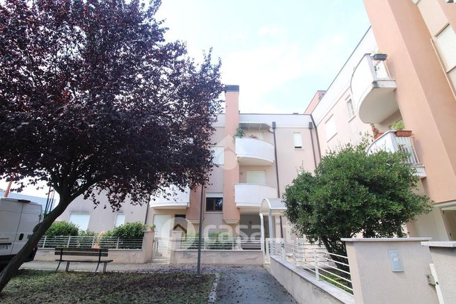 Appartamento in residenziale in Via dei Lamponi 28