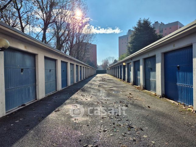 Box/posto auto in residenziale in Via dei Missaglia