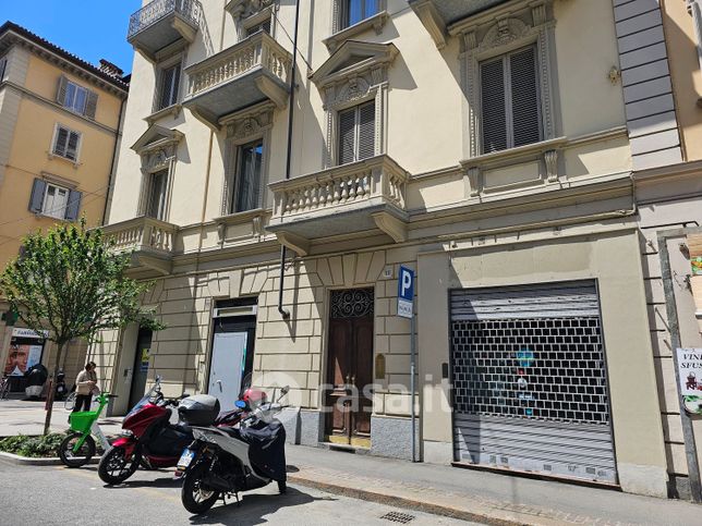 Negozio/locale commerciale in commerciale in Via San Secondo 44