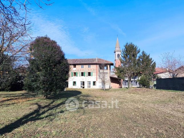 Rustico/casale in residenziale in Via delle Scuole 16