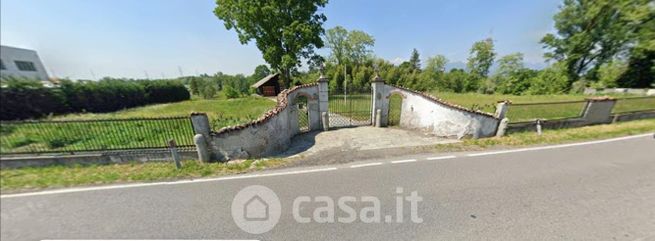 Terreno agricolo in commerciale in Via IV Novembre 51