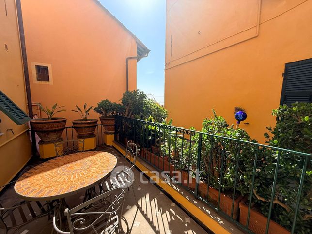 Appartamento in residenziale in Via Parasio
