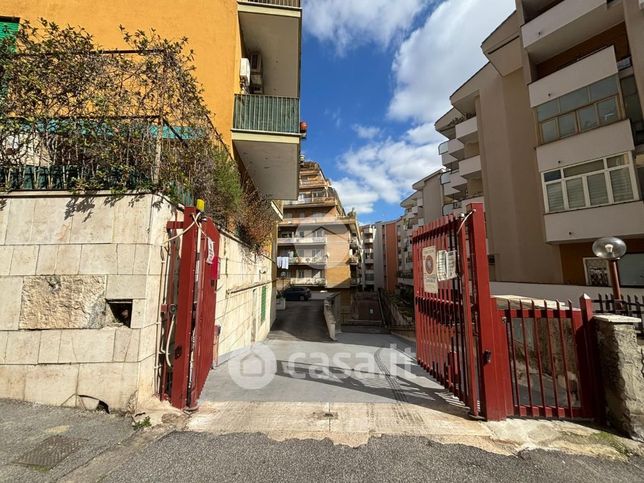Box/posto auto in residenziale in Via Marcello II 24