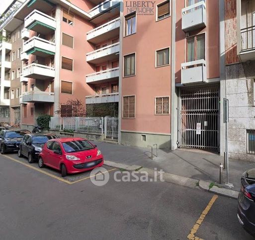 Box/posto auto in residenziale in Via Arena 29