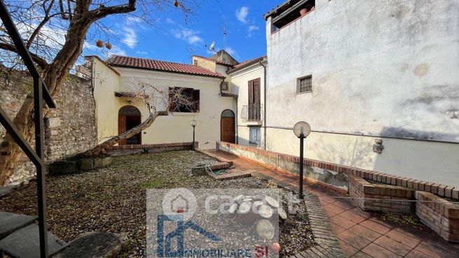 Casa bi/trifamiliare in residenziale in Vico Arechi