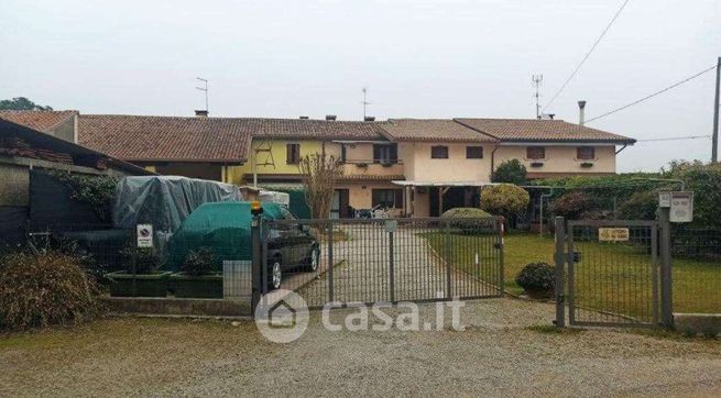 Casa bi/trifamiliare in residenziale in Via Stazione