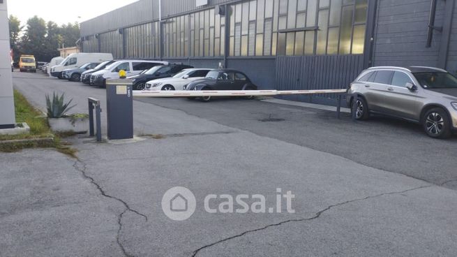 Capannone in commerciale in Via Merendi 3
