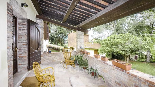 Rustico/casale in residenziale in Via Cesare Pavese