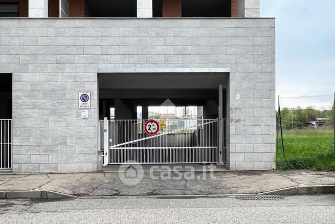 Garage/posto auto in residenziale in Via Arbe 20