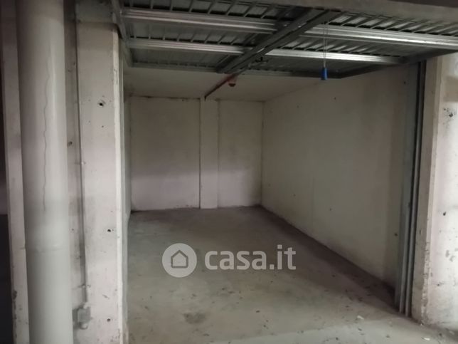 Garage/posto auto in residenziale in Via Pusterla 25