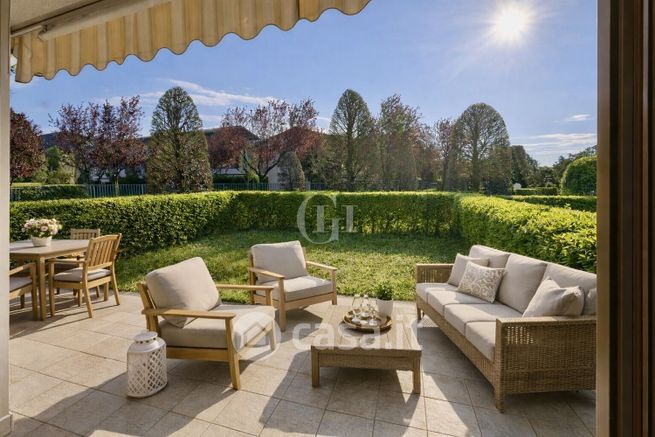 Appartamento in residenziale in Via Tintoretto 12