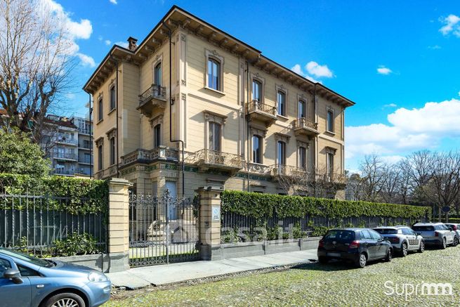 Ufficio in commerciale in Corso Duca degli Abruzzi 14