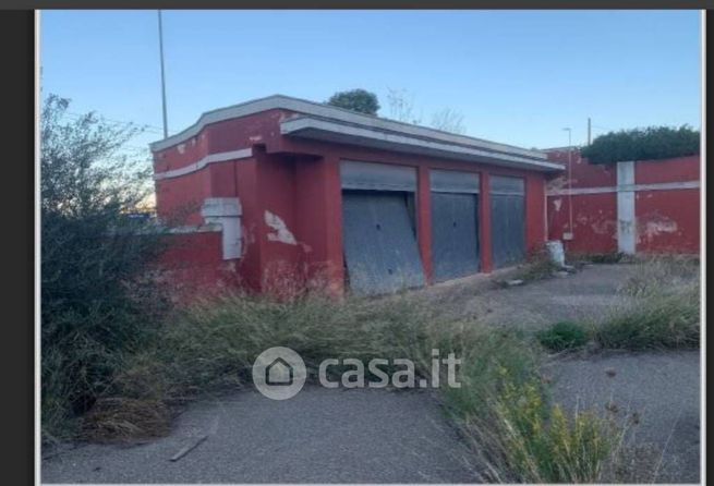 Capannone in commerciale in Viale Stazione
