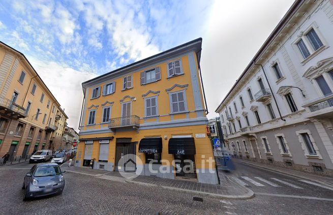 Attivitã /licenza (con o senza mura) in commerciale in Piazza Indipendenza 2