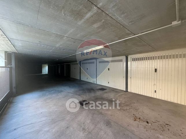 Garage/posto auto in residenziale in Via Montello