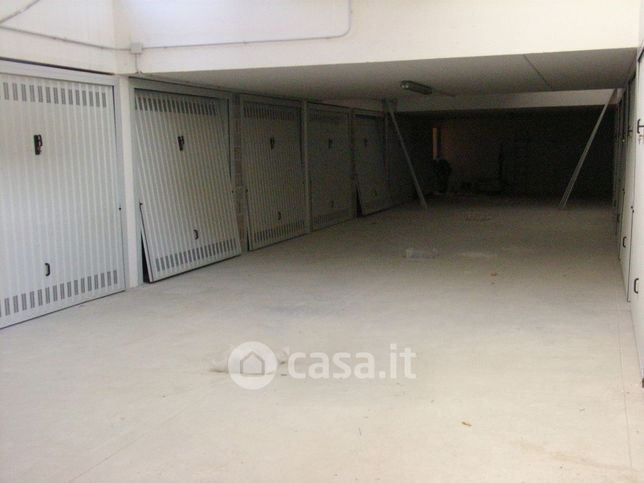 Box/posto auto in residenziale in Via Andrea Costa