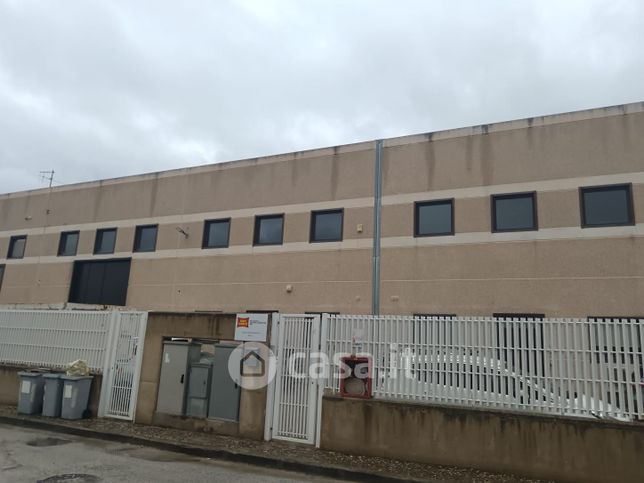 Capannone in commerciale in Via degli Elettricisti