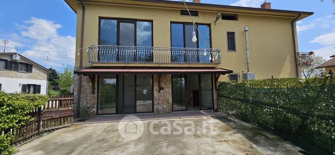 Casa indipendente in residenziale in Via Malecagna