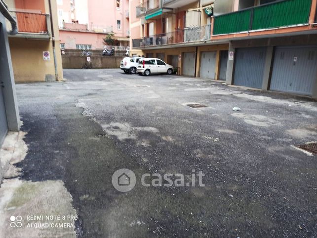 Box/posto auto in residenziale in Via Cesare Battisti