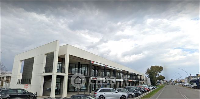 Ufficio in commerciale in Via Piave 831