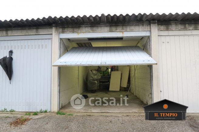 Garage/posto auto in residenziale in Via delle Casermette