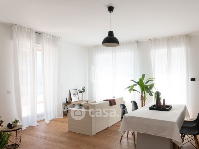 Appartamento in residenziale in Via Costanza 3