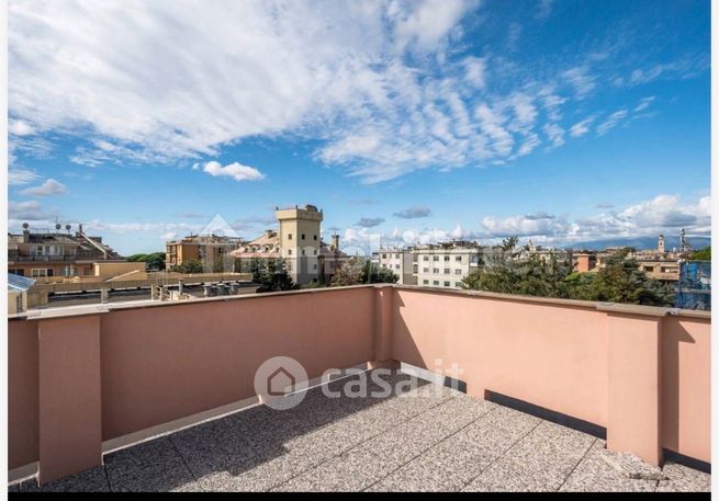 Appartamento in residenziale in Via Flora 4