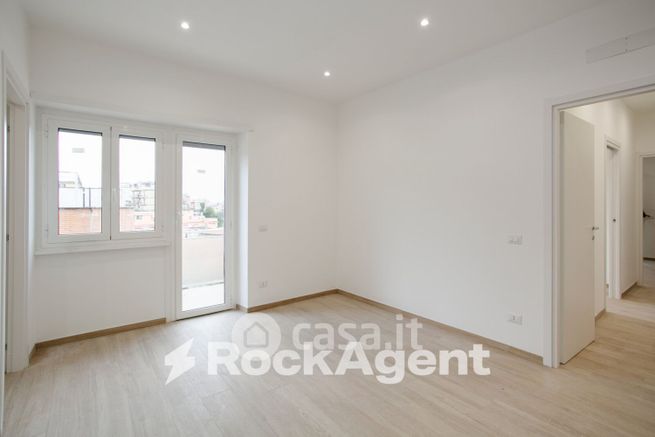 Attico/mansarda in residenziale in Via Piteglio 11