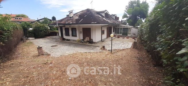Villa in residenziale in Via Mario Davide