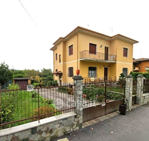 Appartamento in residenziale in Via Francesco Petrarca