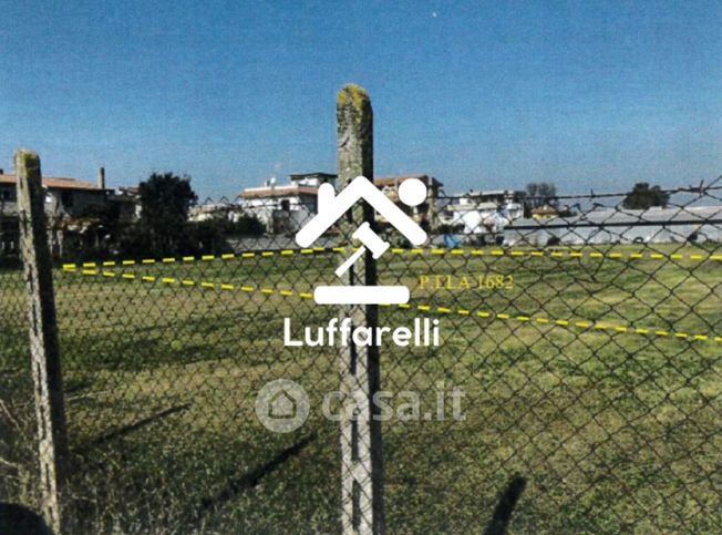 Terreno agricolo in commerciale in 